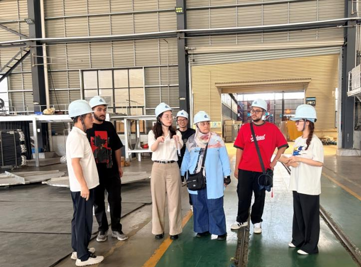 Professor Heba visited the microfiltration sintering workshop.